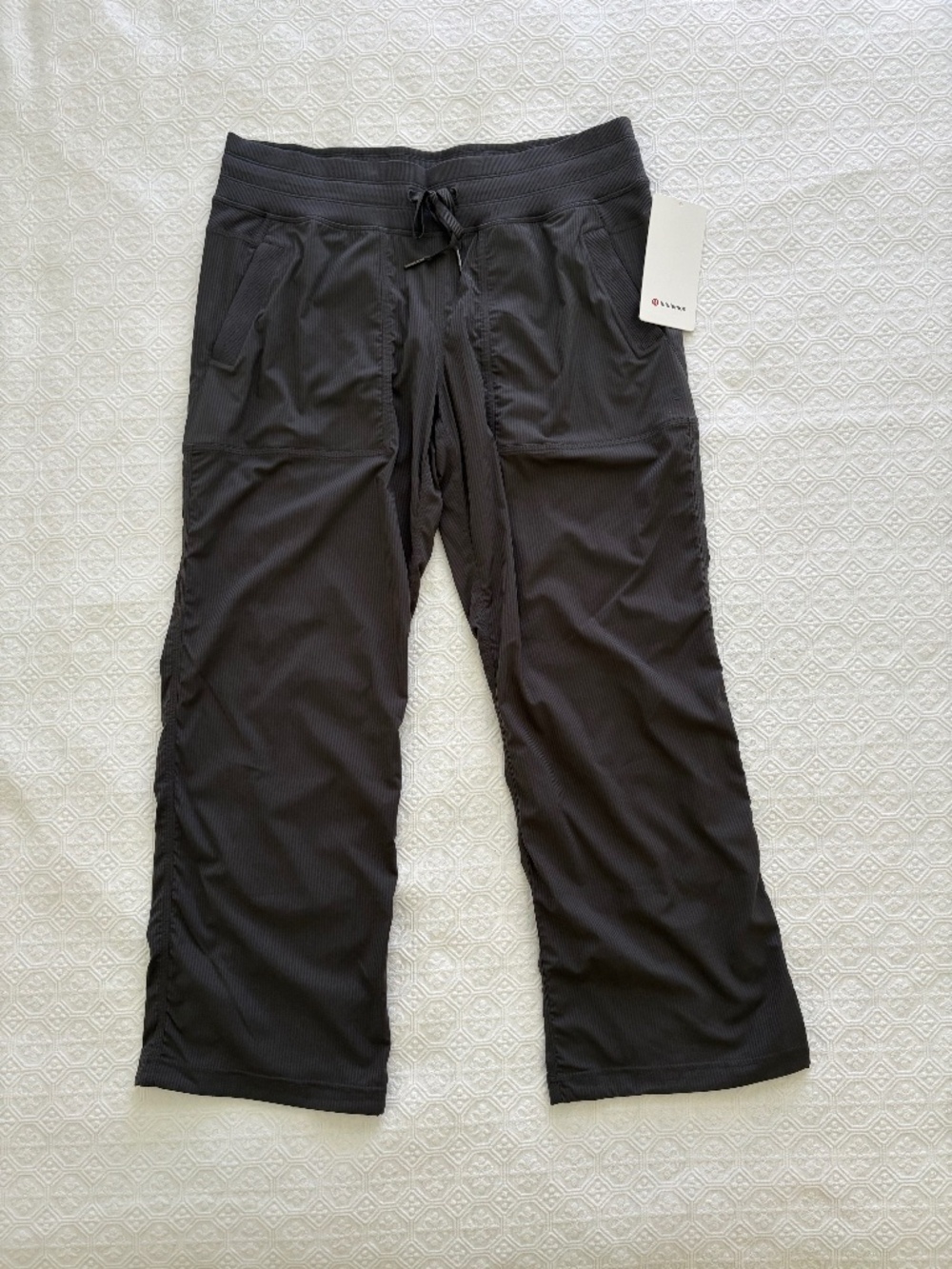 Lululemon Dance Studio Mid-Rise Pant Short Gray Size 12 NWT LW5GIDS